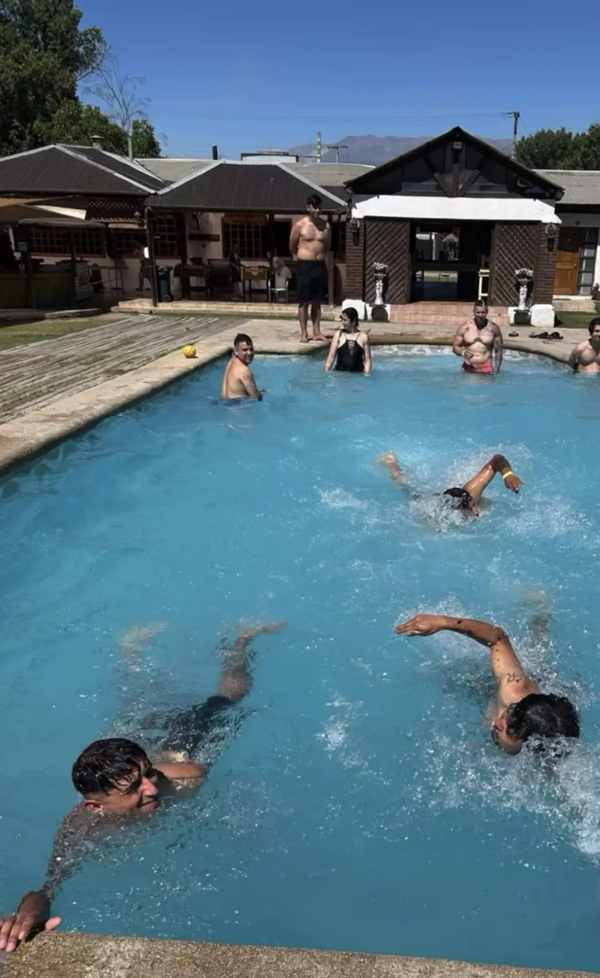 Montaje de mesas al aire libre